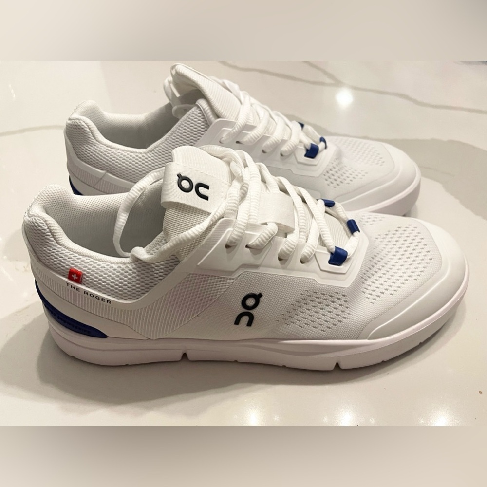 ON the ROGER spin sneakers women’s size 7.5 undyed-white/indigo